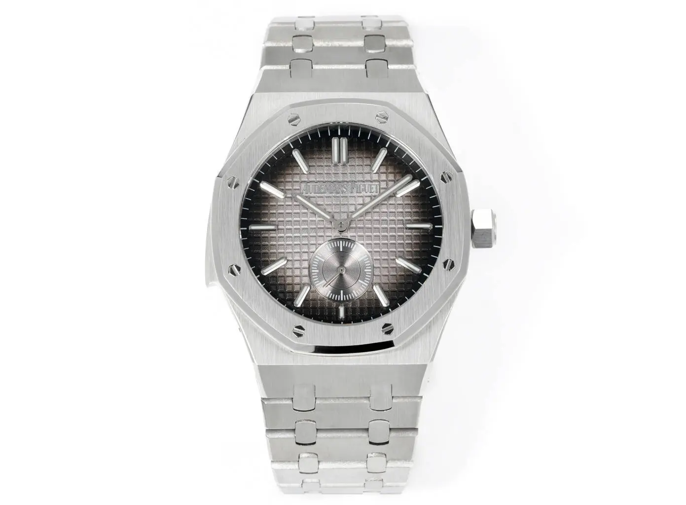 Everyday watch care: a few careful habits