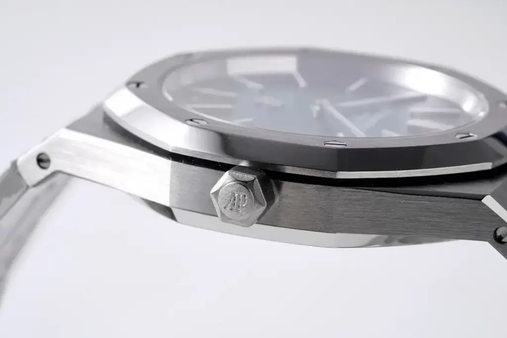 V9 Factory Audemars Piguet Royal Oak — image 6