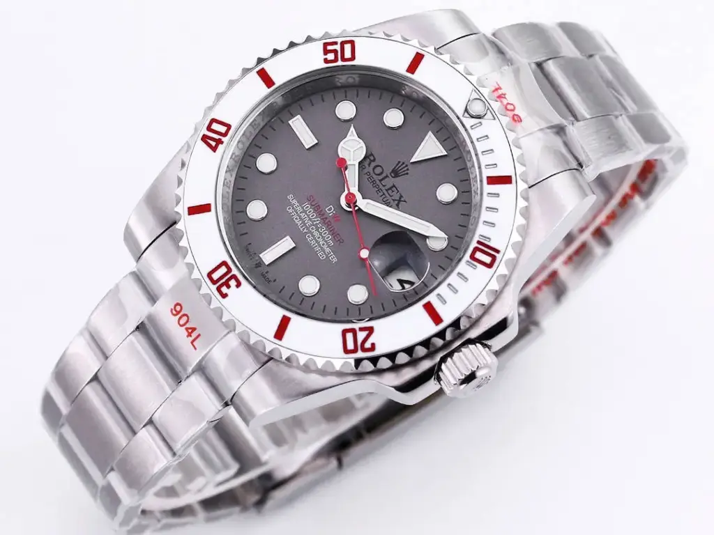 Rolex Submariner Green dial — image 4