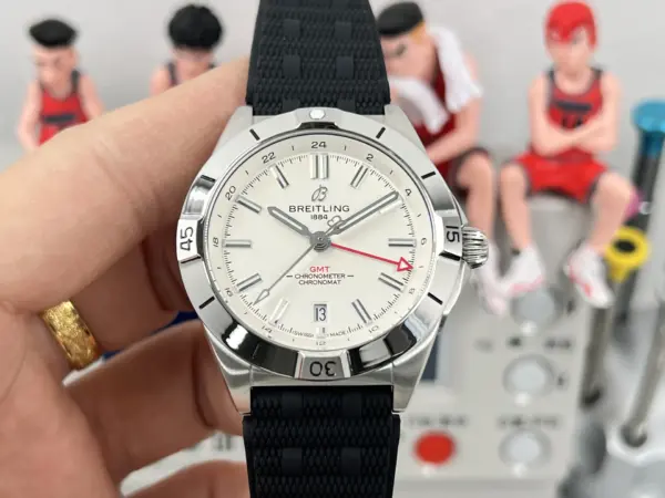 BLS Factory Breitling Men’s Superocean Automatic White Dial Silver Case Black Rubber Strap Watch
